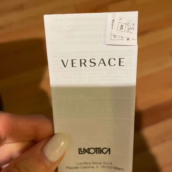 Authentic Versace sunglasses size 54 hardly worn…. - Picture 11 of 13